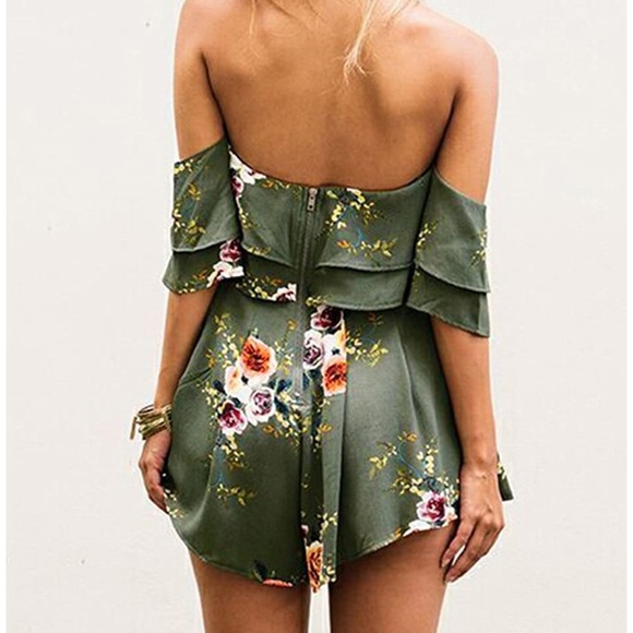 Off the Shoulder Floral Romper - Picture 2 of 10
